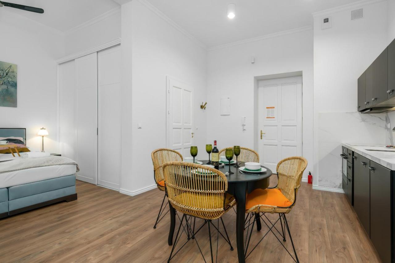 Deluxe Mtp Apartments Matejki By Noclegi Renters Poznan Ngoại thất bức ảnh