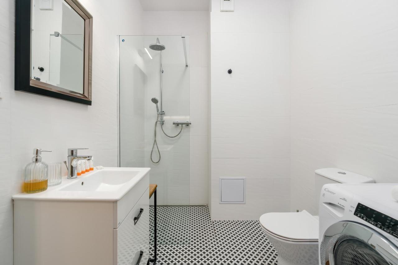 Deluxe Mtp Apartments Matejki By Noclegi Renters Poznan Ngoại thất bức ảnh