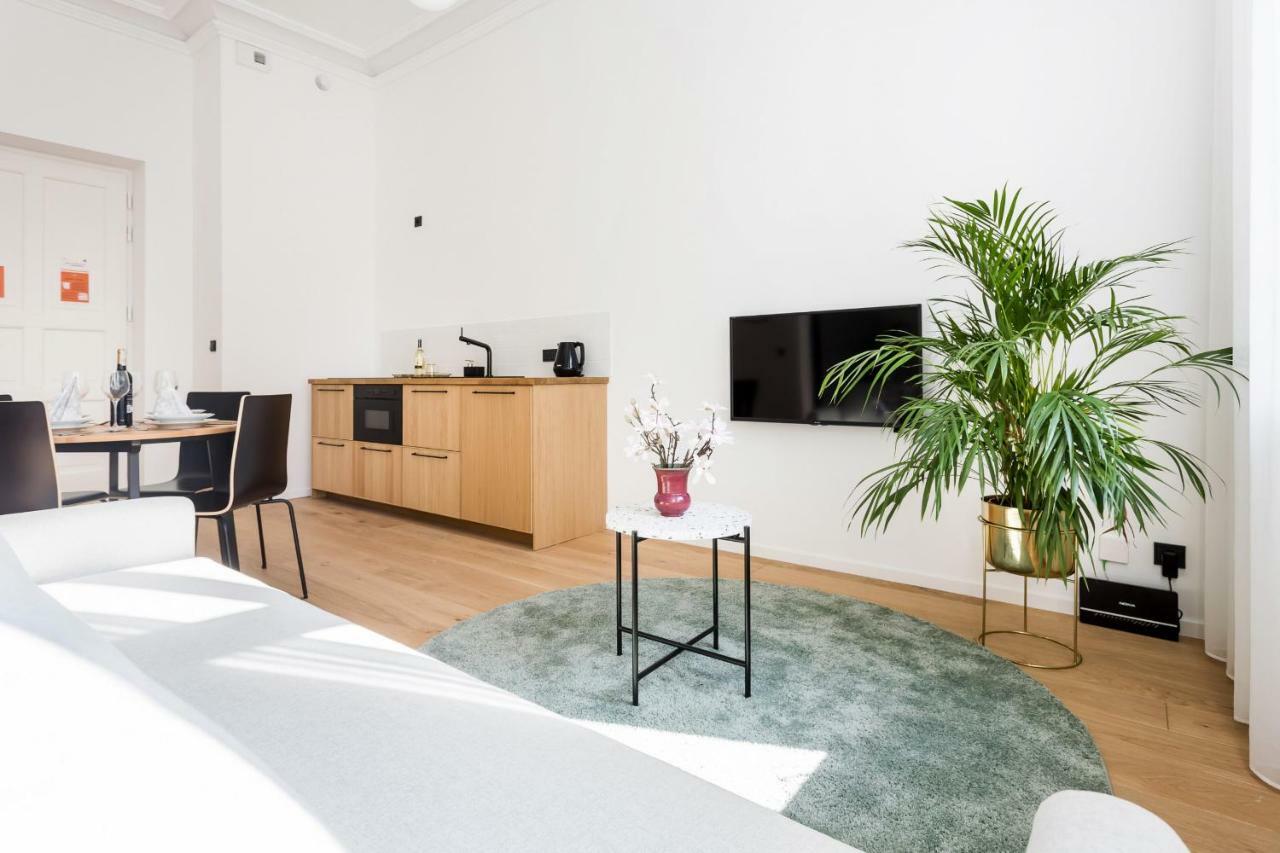 Deluxe Mtp Apartments Matejki By Noclegi Renters Poznan Ngoại thất bức ảnh