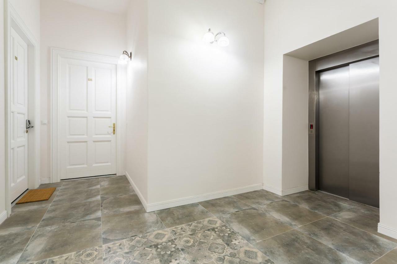 Deluxe Mtp Apartments Matejki By Noclegi Renters Poznan Ngoại thất bức ảnh